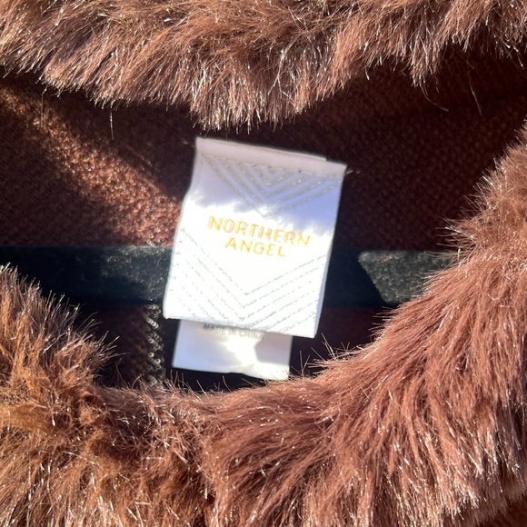 Northern Angel Brown Poncho Faux Fur Trim Pearl Embellished - Picture 4 of 4